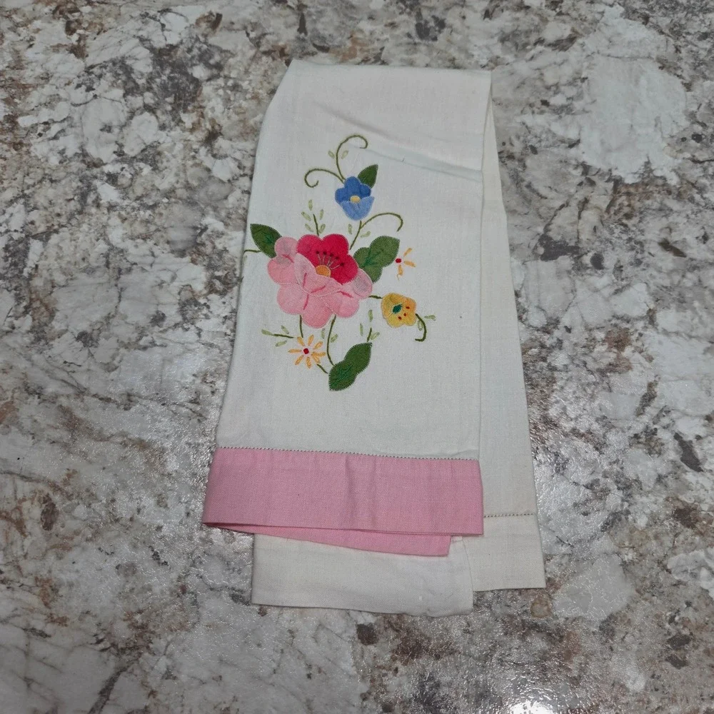 Vintage‎ Linen Tea Towel Pink Floral Hand Embroidered White Kitchen Decor